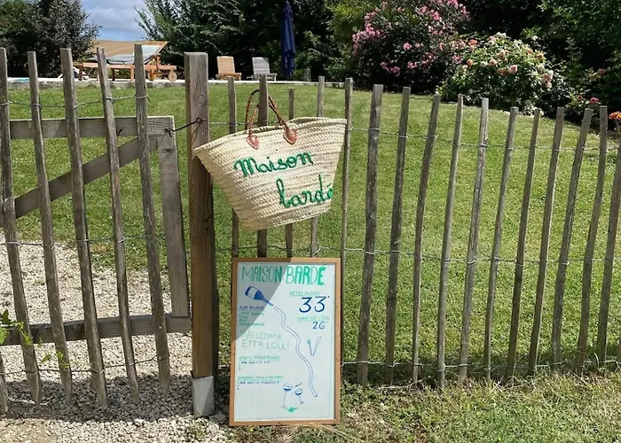 Charmante Maison Avec Jardin à Marsac - 50 M²