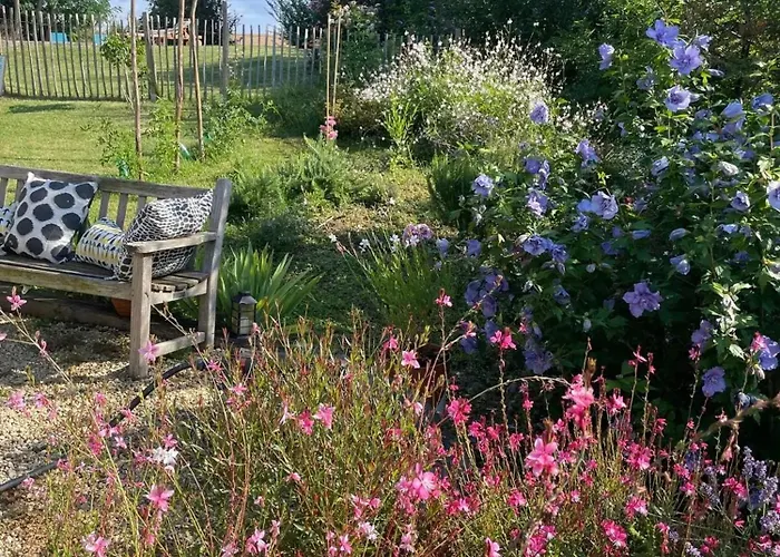 Hébergement de vacances Charmante Maison Avec Jardin à Marsac - 50 M² Marsac (Tarn-et-Garonne)